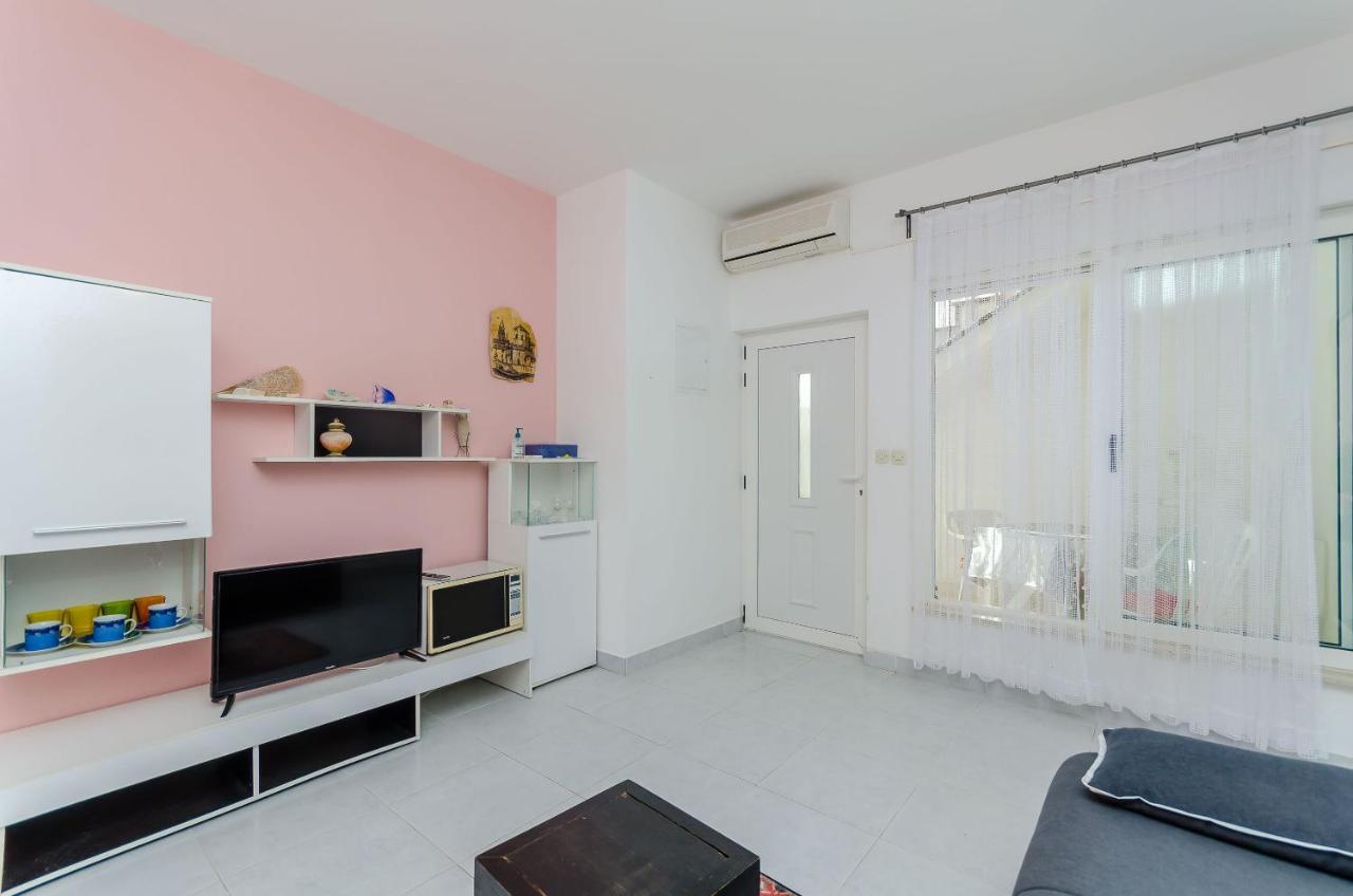 Apartments Zdenka Donji Okrug  المظهر الخارجي الصورة
