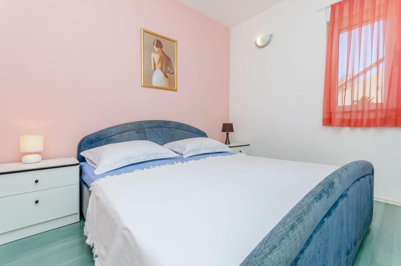 Apartments Zdenka Donji Okrug  المظهر الخارجي الصورة