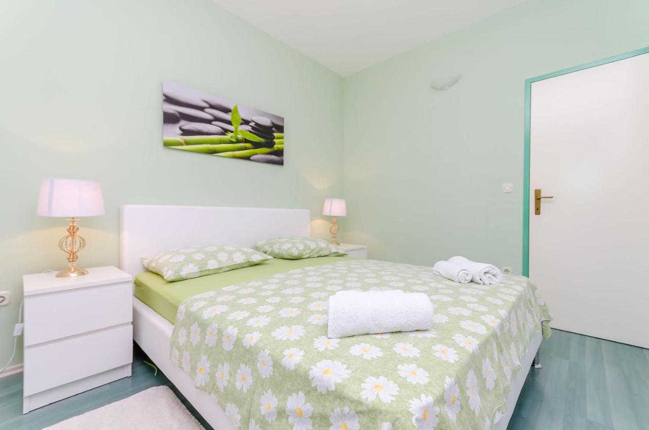 Apartments Zdenka Donji Okrug  المظهر الخارجي الصورة