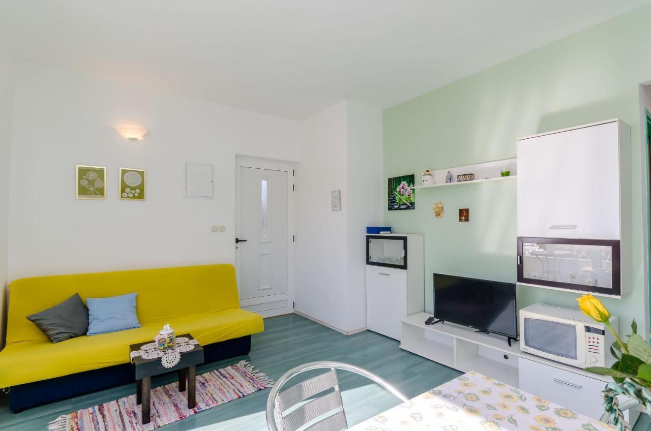 Apartments Zdenka Donji Okrug  المظهر الخارجي الصورة